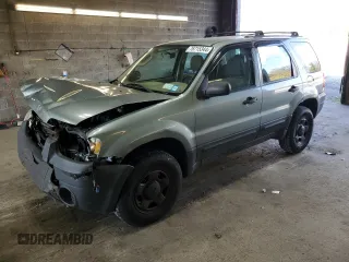 2005 Ford Escape XLS Value with VIN 1FMYU02Z45KB16795, listed as a Copart auction lot 76715344 with 196,424 mi miles and Salvage Title. Bid and sale history available at carsss.com. Image 1.