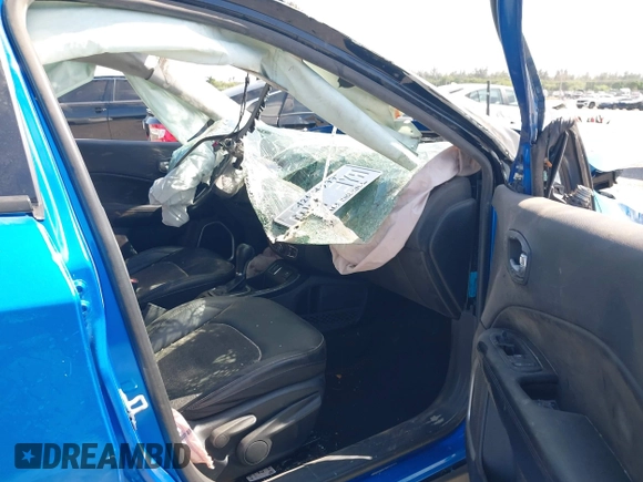 2019 Jeep Compass Latitude with VIN 3C4NJCBB4KT667615, listed as a IAAI auction lot 42154977 with 63,653 mi miles and . Bid and sale history available at DreamBid. Image 5.