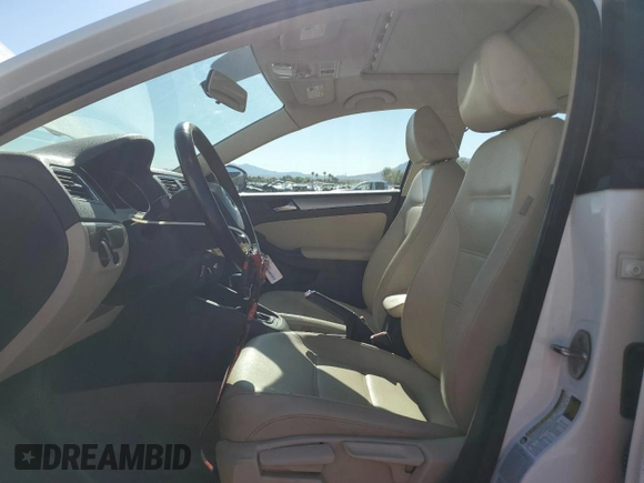2015 Volkswagen Jetta SE с VIN 3VWD17AJ3FM321712, выставлен на аукционе Copart как лот 60566405 с пробегом 90 386 миль миль и Списание • Salvage title. История ставок и продаж доступна на DreamBid. Изображение 7.