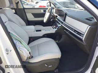 2025 Hyundai Santa Fe Calligraphy z VIN 5NMP5DGL2SH075051, wystawiony jako IAAI lot #42344858 z przebiegiem 6 728 mil mil oraz . Historia ofert i sprzedaży dostępna na DreamBid. Obrazek 5.