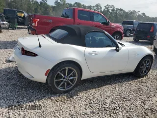 2020 Mazda MX-5 Miata Grand Touring z VIN JM1NDAD78L0417426, wystawiony jako Copart lot #62725524 z przebiegiem Nie podano mil oraz Szkoda całkowita • Salvage title. Historia ofert i sprzedaży dostępna na DreamBid. Obrazek 3.