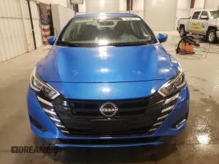 2023 Nissan Versa SV z VIN 3N1CN8EV4PL860789, wystawiony jako Copart lot #57871625 z przebiegiem 53 008 mil mil oraz Czysty tytuł • Clean title. Historia ofert i sprzedaży dostępna na DreamBid. Obrazek 5.
