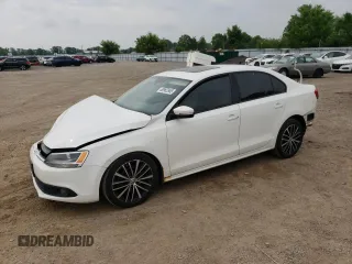 2013 Volkswagen Jetta SE z VIN 3VWBX7AJ9DM418853, wystawiony jako Copart lot #60962905 z przebiegiem 166 495 mil mil oraz Szkoda całkowita • Salvage title. Historia ofert i sprzedaży dostępna na DreamBid. Obrazek 1.