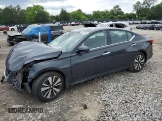 2019 Nissan Altima SV with VIN 1N4BL4DV8KC135778, listed as a Copart auction lot 60246415 with 129,362 mi miles and Salvage title. Bid and sale history available at DreamBid. Image 1.