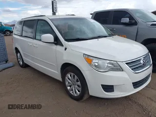 2012 Volkswagen Routan SE z VIN 2C4RVABG1CR353950, wystawiony jako IAAI lot #42204691 z przebiegiem 144 819 mil mil oraz . Historia ofert i sprzedaży dostępna na DreamBid. Obrazek 1.
