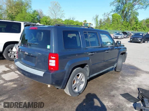 2008 Jeep Patriot Sport z VIN 1J8FT28WX8D519480, wystawiony jako IAAI lot #42119775 z przebiegiem 162 594 mil mil oraz . Historia ofert i sprzedaży dostępna na DreamBid. Obrazek 4.