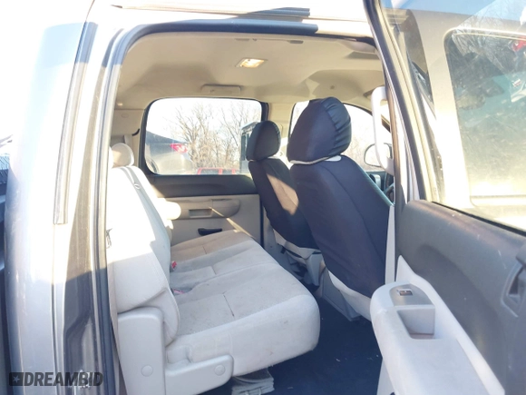 2007 Chevrolet Silverado 1500 LTZ with VIN 2GCEK13M071566615, listed as a IAAI auction lot 41268461 with 179,539 mi miles. Bid and sale history available at carsss.com. Image 8.