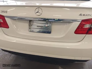 2013 Mercedes-Benz E-Class E 350 Luxury with VIN WDDHF8JBXDA745134, listed as a IAAI auction lot 41560286 with 125,208 mi miles. Bid and sale history available at carsss.com. Image 17.