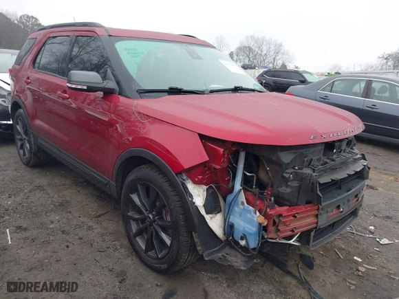 2019 Ford Explorer XLT with VIN 1FM5K7DH6KGA57902, listed as a IAAI auction lot 41564683 with 103,765 mi miles. Bid and sale history available at carsss.com. Image 1.