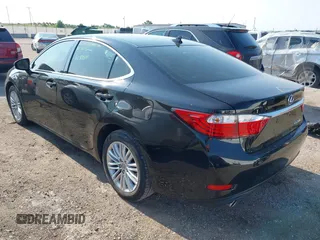 2013 Lexus ES 250 z VIN JTHBK1GG7D2077209, wystawiony jako IAAI lot #42435416 z przebiegiem 60 452 mil mil oraz . Historia ofert i sprzedaży dostępna na DreamBid. Obrazek 3.