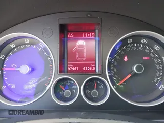 2009 Volkswagen GTI z VIN WVWED71K69W122925, wystawiony jako IAAI lot #42491865 z przebiegiem 97 467 mil mil oraz . Historia ofert i sprzedaży dostępna na DreamBid. Obrazek 7.