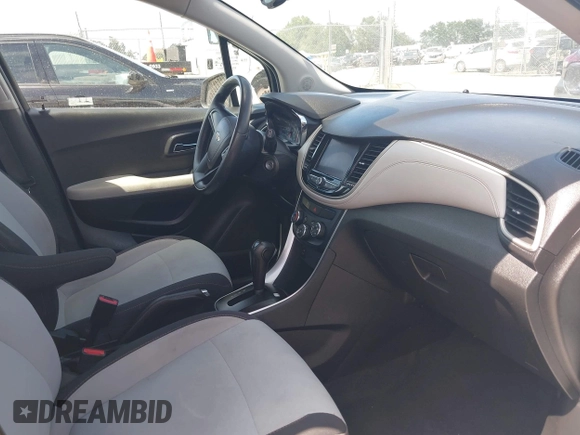 2020 Chevrolet Trax LS z VIN 3GNCJKSB2LL126640, wystawiony jako IAAI lot #42547540 z przebiegiem 86 058 mil mil oraz . Historia ofert i sprzedaży dostępna na DreamBid. Obrazek 5.