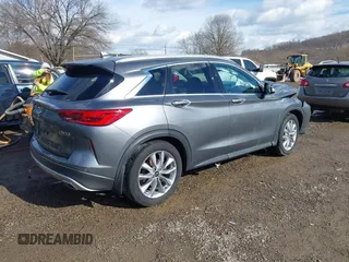 2020 Infiniti QX50 Luxe z VIN 3PCAJ5M38LF112019, wystawiony jako IAAI lot #41395539 z przebiegiem 35 908 mil mil oraz . Historia ofert i sprzedaży dostępna na DreamBid. Obrazek 4.