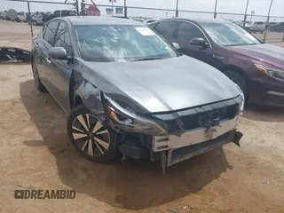 2019 Nissan Altima SV with VIN 1N4BL4DVXKC138455, listed as a IAAI auction lot 42402773 with 33,795 mi miles and . Bid and sale history available at DreamBid. Image 6.