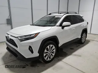 2024 Toyota RAV4 XLE Premium z VIN 2T3C1RFV6RW346533, wystawiony jako Copart lot #56537025 z przebiegiem 15 372 mil mil oraz Czysty tytuł • Clean title. Historia ofert i sprzedaży dostępna na DreamBid. Obrazek 1.