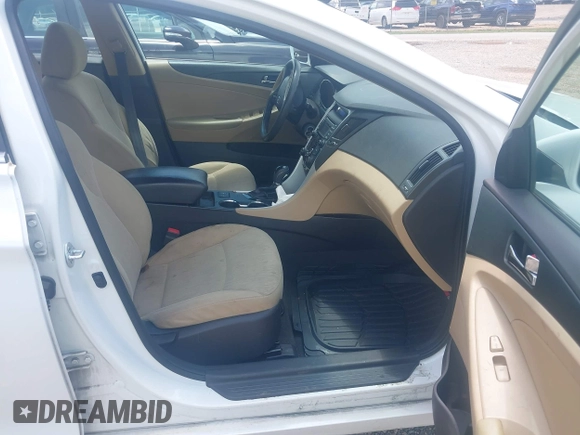 2013 Hyundai Sonata GLS z VIN 5NPEB4AC2DH744689, wystawiony jako IAAI lot #42533404 z przebiegiem 127 021 mil mil oraz . Historia ofert i sprzedaży dostępna na DreamBid. Obrazek 5.