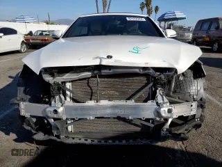 2018 Mercedes-Benz C 300 with VIN WDDWK4JB8JF736247, listed as a Copart auction lot 82452344 with 32,502 mi miles and Salvage Title. Bid and sale history available at DreamBid. Image 5.