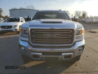 2018 GMC Sierra 2500HD SLT with VIN 1GT12TEYXJF167558, listed as a Copart auction lot 43043825 with 98,363 mi miles and Salvage Title. Bid and sale history available at carsss.com. Image 5.