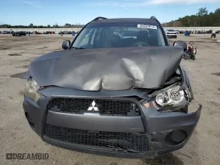 2010 Mitsubishi Outlander ES with VIN JA4AS2AW2AZ004118, listed as a Copart auction lot 86684914 with 110,278 mi miles and Salvage Title. Bid and sale history available at carsss.com. Image 5.