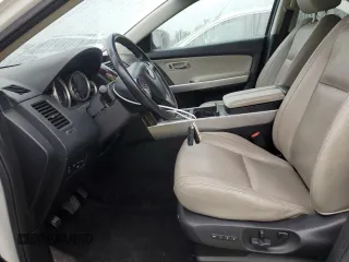 2013 Mazda CX-9 Grand Touring z VIN JM3TB3DV3D0412229, wystawiony jako Copart lot #57334325 z przebiegiem 146 976 mil mil oraz Czysty tytuł • Clean title. Historia ofert i sprzedaży dostępna na DreamBid. Obrazek 7.