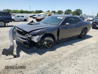 2016 Dodge Challenger 392 Hemi Scat Pack Shaker z VIN 2C3CDZFJ2GH239906, wystawiony jako Copart lot #58562475 z przebiegiem 174 529 mil mil oraz Szkoda całkowita • Salvage title. Historia ofert i sprzedaży dostępna na DreamBid. Obrazek 1.