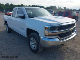 2018 Chevrolet Silverado 1500 LT with VIN 1GCVKREHXJZ314495, listed as a IAAI auction lot 40043813 with 158,597 mi miles. Bid and sale history available at carsss.com. Image 1.