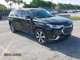 2018 Chevrolet Traverse LT z VIN 1GNERHKW7JJ106931, wystawiony jako IAAI lot #42167474 z przebiegiem 105 642 mil mil oraz . Historia ofert i sprzedaży dostępna na DreamBid. Obrazek 1.