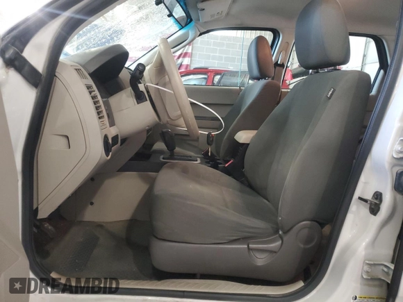2012 Ford Escape XLS с VIN 1FMCU9C73CKA35456, выставлен на аукционе Copart как лот 54230285 с пробегом 174 263 миль миль и Списание • Salvage title. История ставок и продаж доступна на DreamBid. Изображение 7.