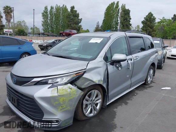 2022 Toyota Sienna XLE z VIN 5TDJRKEC8NS135921, wystawiony jako IAAI lot #42124395 z przebiegiem 39 611 mil mil oraz . Historia ofert i sprzedaży dostępna na DreamBid. Obrazek 6.