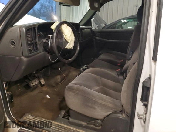 2005 GMC New Sierra 1500 SL with VIN 1GTEC19V55Z336229, listed as a Copart auction lot 86907474 with 0 mi miles and Non Repairable. Bid and sale history available at carsss.com. Image 7.