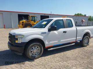 2015 Ford F-150 XLT z VIN 1FTEX1EP5FKD38178, wystawiony jako IAAI lot #42215342 z przebiegiem 216 447 mil mil oraz . Historia ofert i sprzedaży dostępna na DreamBid. Obrazek 6.