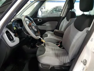 2014 FIAT 500L Easy z VIN ZFBCFABH9EZ019012, wystawiony jako Copart lot #63254015 z przebiegiem 57 078 mil mil oraz Czysty tytuł • Clean title. Historia ofert i sprzedaży dostępna na DreamBid. Obrazek 7.