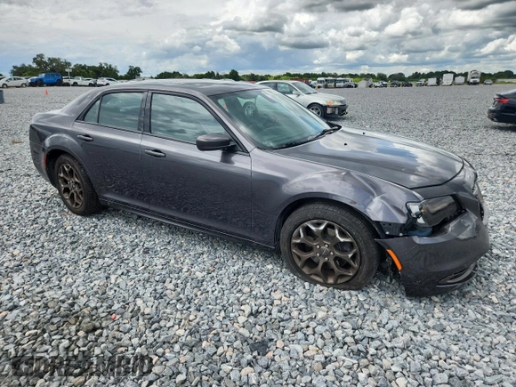 2016 Chrysler 300 S Alloy Edition z VIN 2C3CCAGG6GH270700, wystawiony jako Copart lot #59491285 z przebiegiem 110 438 mil mil oraz Szkoda całkowita • Salvage title. Historia ofert i sprzedaży dostępna na DreamBid. Obrazek 4.