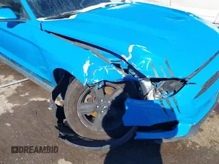 2017 Ford Mustang V6 с VIN 1FA6P8AM0H5320588, выставлен на аукционе IAAI как лот 41533399 с пробегом 127 710 миль миль и . История ставок и продаж доступна на DreamBid. Изображение 6.