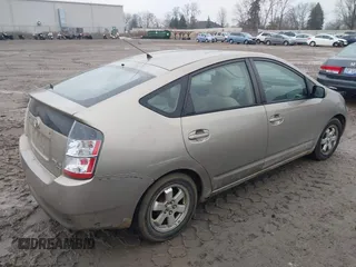2004 Toyota Prius z VIN JTDKB20U940001168, wystawiony jako IAAI lot #41065063 z przebiegiem 299 999 mil mil oraz . Historia ofert i sprzedaży dostępna na DreamBid. Obrazek 4.