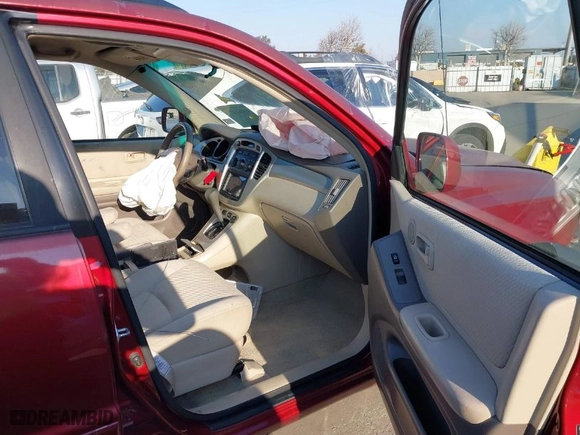 2006 Toyota Highlander w/3rd Row with VIN JTEDP21A060106758, listed as a IAAI auction lot 41441477 with 154,143 mi miles. Bid and sale history available at carsss.com. Image 5.