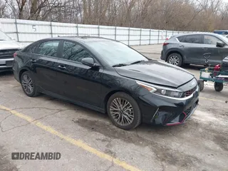 2024 Kia Forte GT-Line with VIN 3KPF54AD8RE756085, listed as a IAAI auction lot 40882987 with 7,260 mi miles. Bid and sale history available at carsss.com. Image 1.