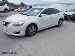 2015 Nissan Altima 2.5 with VIN 1N4AL3AP9FC212952, listed as a IAAI auction lot 41953425 with 104,139 mi miles. Bid and sale history available at carsss.com. Image 2.