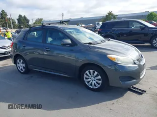 2010 Toyota Matrix z VIN 2T1KU4EE1AC279670, wystawiony jako IAAI lot #42385081 z przebiegiem 207 967 mil mil oraz . Historia ofert i sprzedaży dostępna na DreamBid. Obrazek 1.