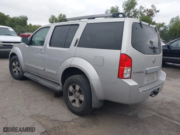 2006 Nissan Pathfinder SE with VIN 5N1AR18U76C646520, listed as a IAAI auction lot 42077515 with 187,635 mi miles. Bid and sale history available at carsss.com. Image 3.