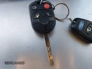 2016 Ford Focus SE с VIN 1FADP3F21GL274734, выставлен на аукционе IAAI как лот 42101168 с пробегом 98 404 миль миль и . История ставок и продаж доступна на DreamBid. Изображение 11.