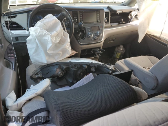 2018 Toyota Sienna LE Auto Access Seat with VIN 5TDKZ3DC8JS938914, listed as a Copart auction lot 50710015 with 41,859 mi miles and Salvage Title. Bid and sale history available at carsss.com. Image 8.