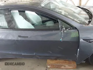 2023 Tesla Model 3 z VIN 5YJ3E1EA2PF591661, wystawiony jako IAAI lot #42014086 z przebiegiem 13 945 mil mil oraz . Historia ofert i sprzedaży dostępna na DreamBid. Obrazek 20.