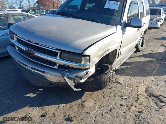 2005 Chevrolet Tahoe LT with VIN 1GNEC13T15R218984, listed as a IAAI auction lot 41017590 with 248,781 mi miles. Bid and sale history available at carsss.com. Image 6.