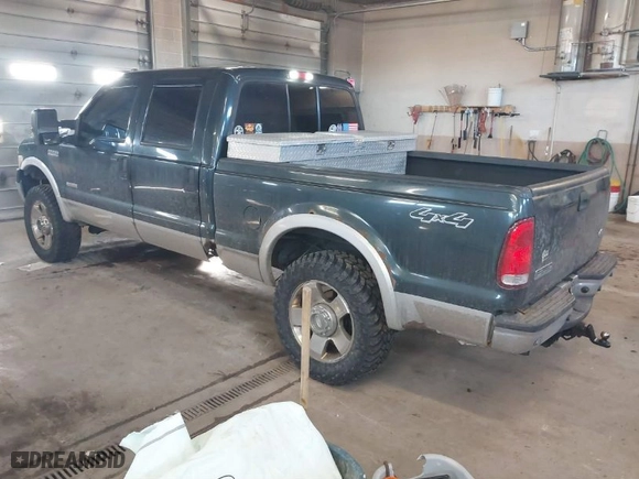 2006 Ford Super Duty F-250 XL with VIN 1FTSW21P16EA38170, listed as a IAAI auction lot 41699372 with 307,166 mi miles. Bid and sale history available at carsss.com. Image 3.
