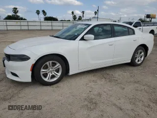 2020 Dodge Charger SXT z VIN 2C3CDXBG1LH163331, wystawiony jako Copart lot #53064885 z przebiegiem 76 555 mil mil oraz Szkody całkowita. Historia ofert i sprzedaży dostępna na DreamBid. Obrazek 1.
