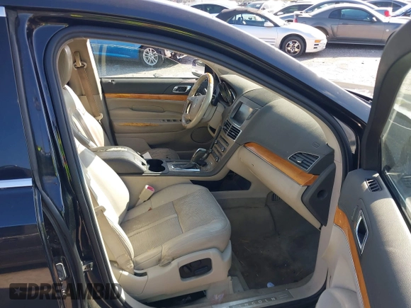 2010 Lincoln MKT with VIN 2LMHJ5AR9ABJ12211, listed as a IAAI auction lot 41766668 with 161,057 mi miles. Bid and sale history available at carsss.com. Image 5.