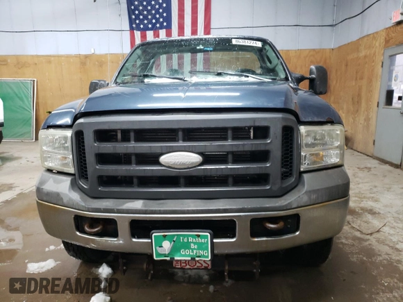 2005 Ford F-250 XL with VIN 1FTNF21565EA30933, listed as a Copart auction lot 86381274 with 140,709 mi miles and Clean Title. Bid and sale history available at DreamBid. Image 5.
