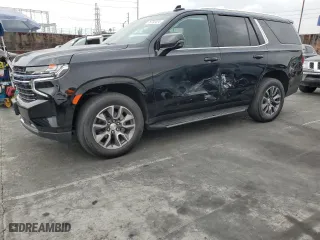 2022 Chevrolet Tahoe LT with VIN 1GNSCNKD6NR354144, listed as a Copart auction lot 76732424 with 32,117 mi miles and Salvage Title. Bid and sale history available at carsss.com. Image 1.