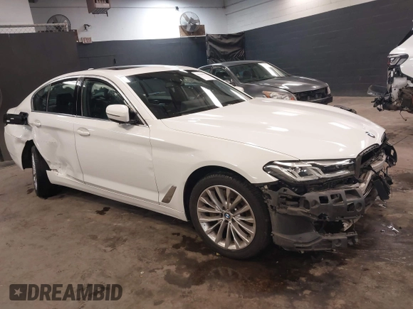2021 BMW 5 Series 530i z VIN WBA53BH02MCF80188, wystawiony jako IAAI lot #41123753 z przebiegiem 72 730 mil mil oraz . Historia ofert i sprzedaży dostępna na DreamBid. Obrazek 1.